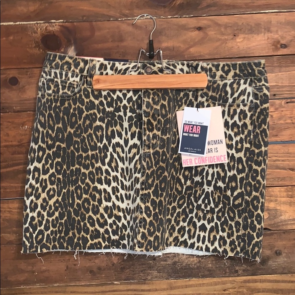 COPY - Leopard denim skirt sz XL NWT